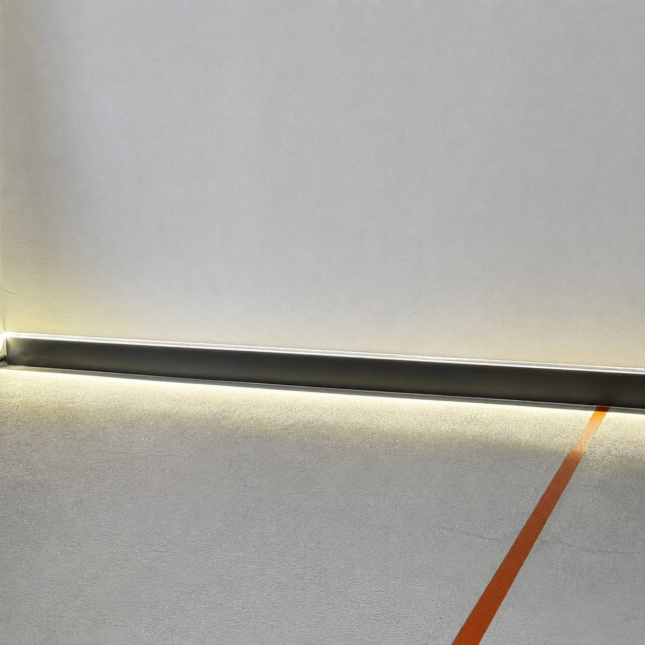 Плинтус с подсветкой: как собрать систему линейного LED-освещения 