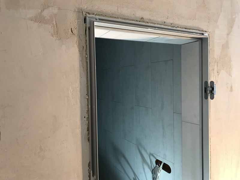 На каком этапе ремонта нужно устанавливать скрытую дверь?
